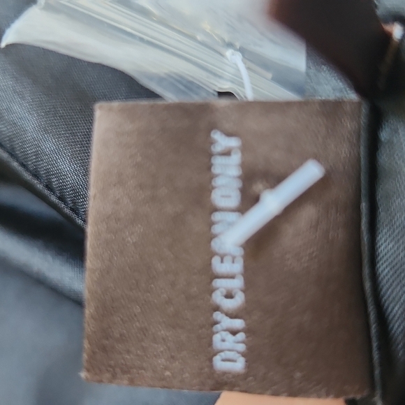 NWOT J. McLaughlin Black Gold Metallic Floral Jacquard Zip Front Skirt Size 2 - Picture 13 of 13